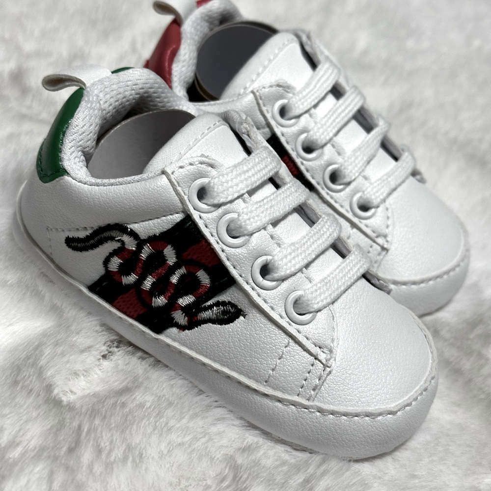 Baby boy crib shoes, 3-6 months